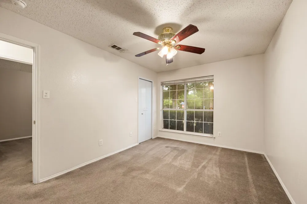 4700 Woodhaven Haltom City, TX 76137