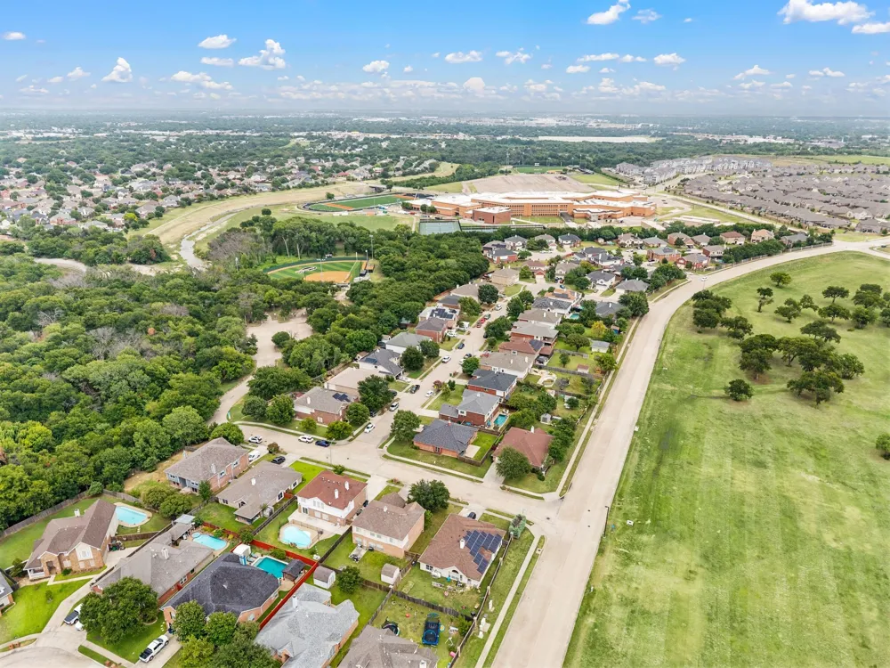 4700 Woodhaven Haltom City, TX 76137