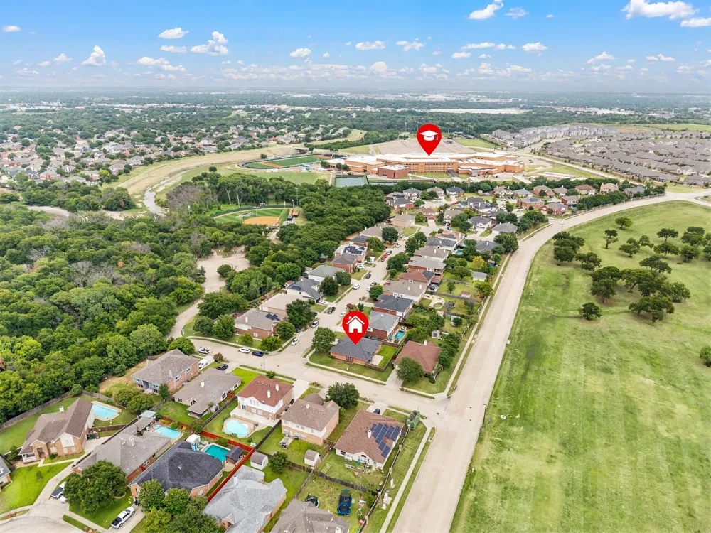 4700 Woodhaven Haltom City, TX 76137