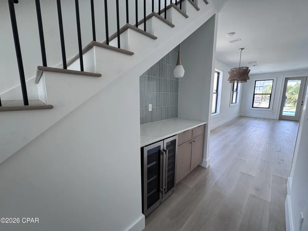 6806 Thomas Drive Panama City, FL 32408