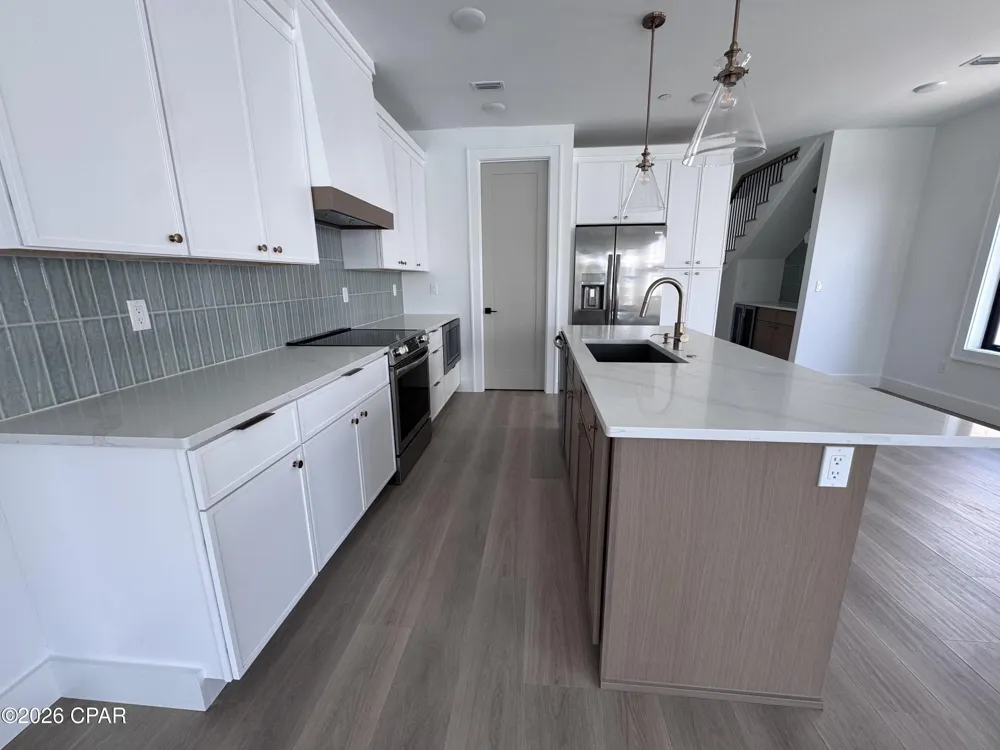 6806 Thomas Drive Panama City, FL 32408