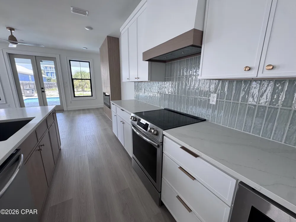 6806 Thomas Drive Panama City, FL 32408