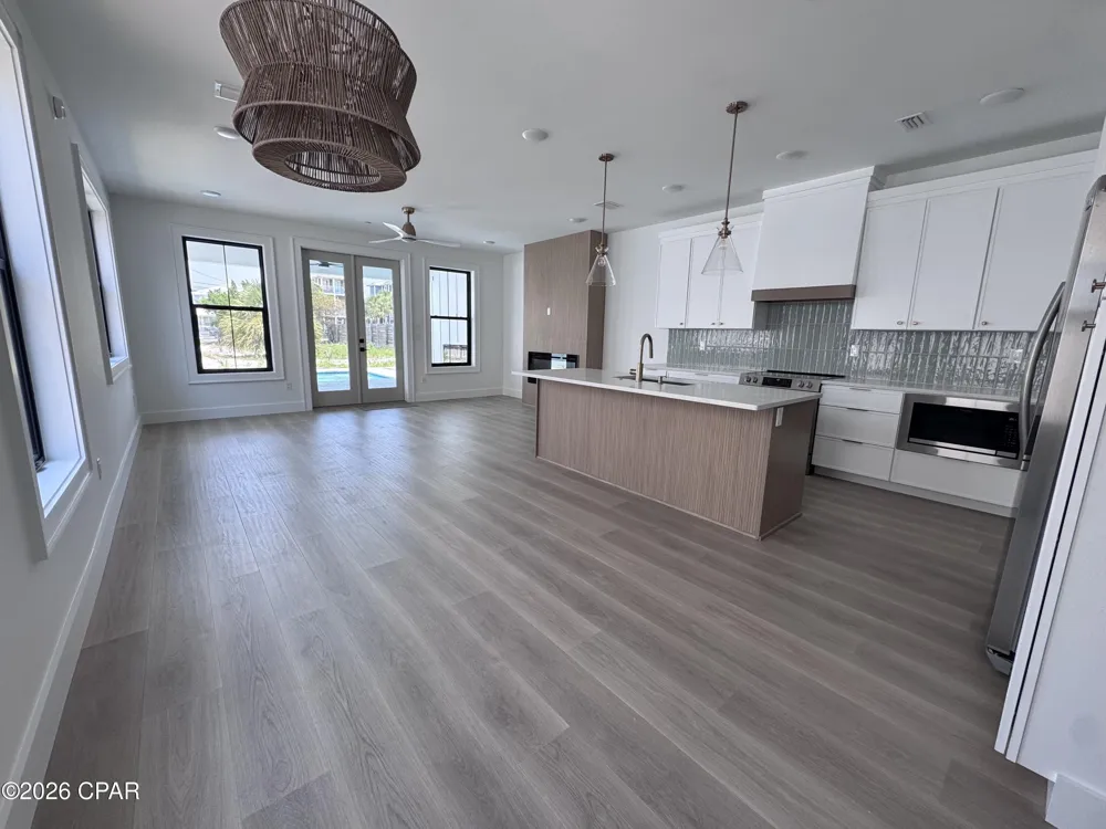 6806 Thomas Drive Panama City, FL 32408