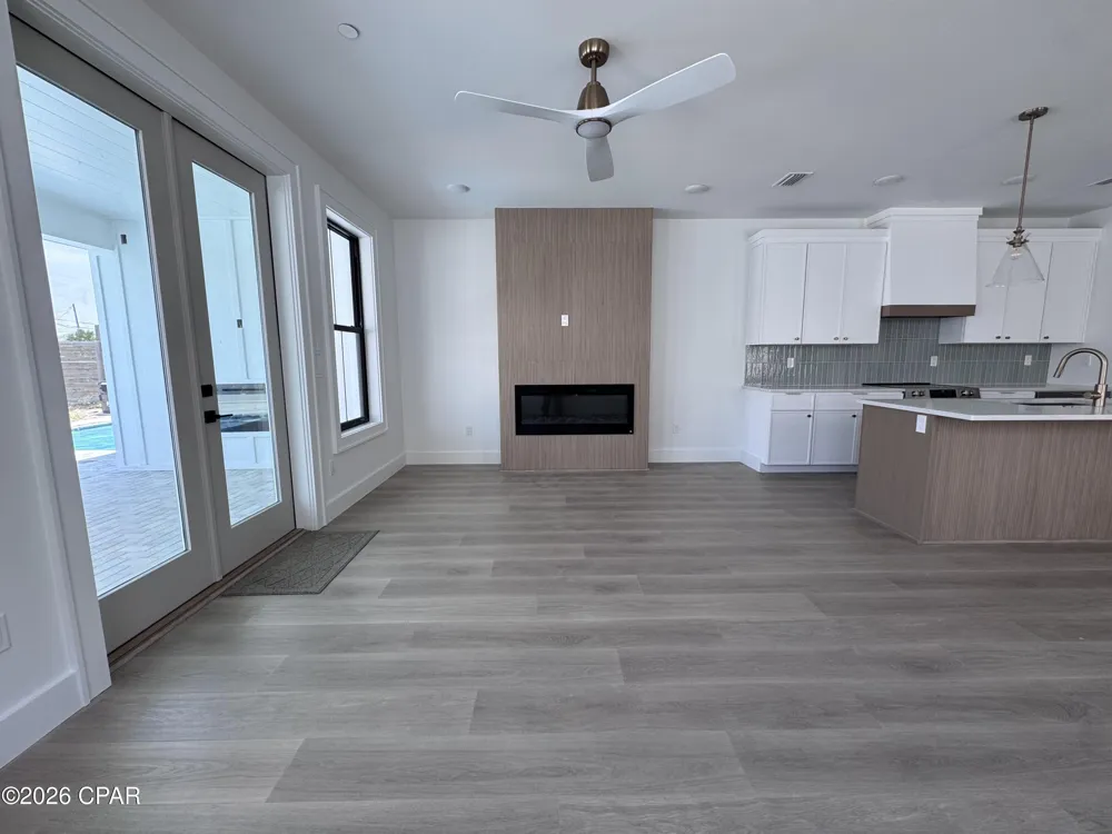 6806 Thomas Drive Panama City, FL 32408