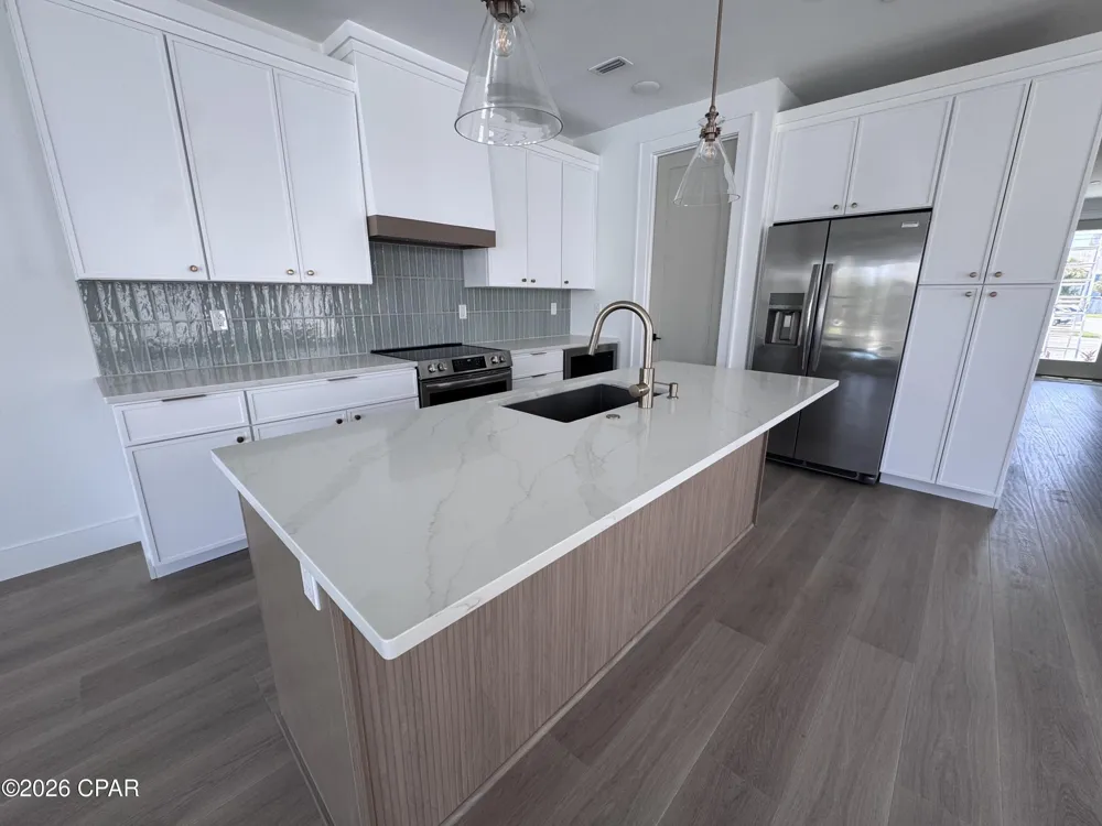 6806 Thomas Drive Panama City, FL 32408