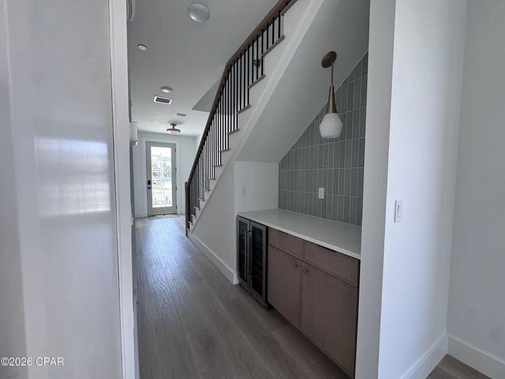6806 Thomas Drive Panama City, FL 32408