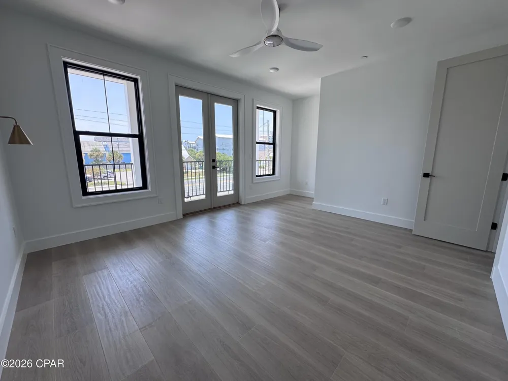 6806 Thomas Drive Panama City, FL 32408