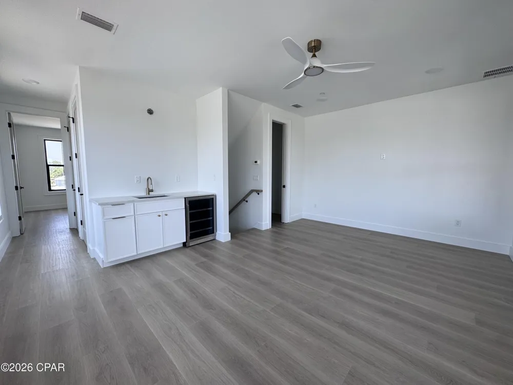 6806 Thomas Drive Panama City, FL 32408