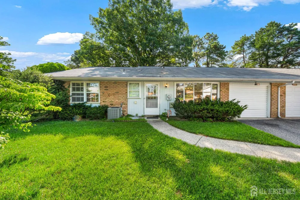 106 Buckingham Drive #B Manchester, NJ 08759