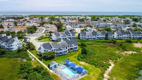 545 Lagoon Blvd