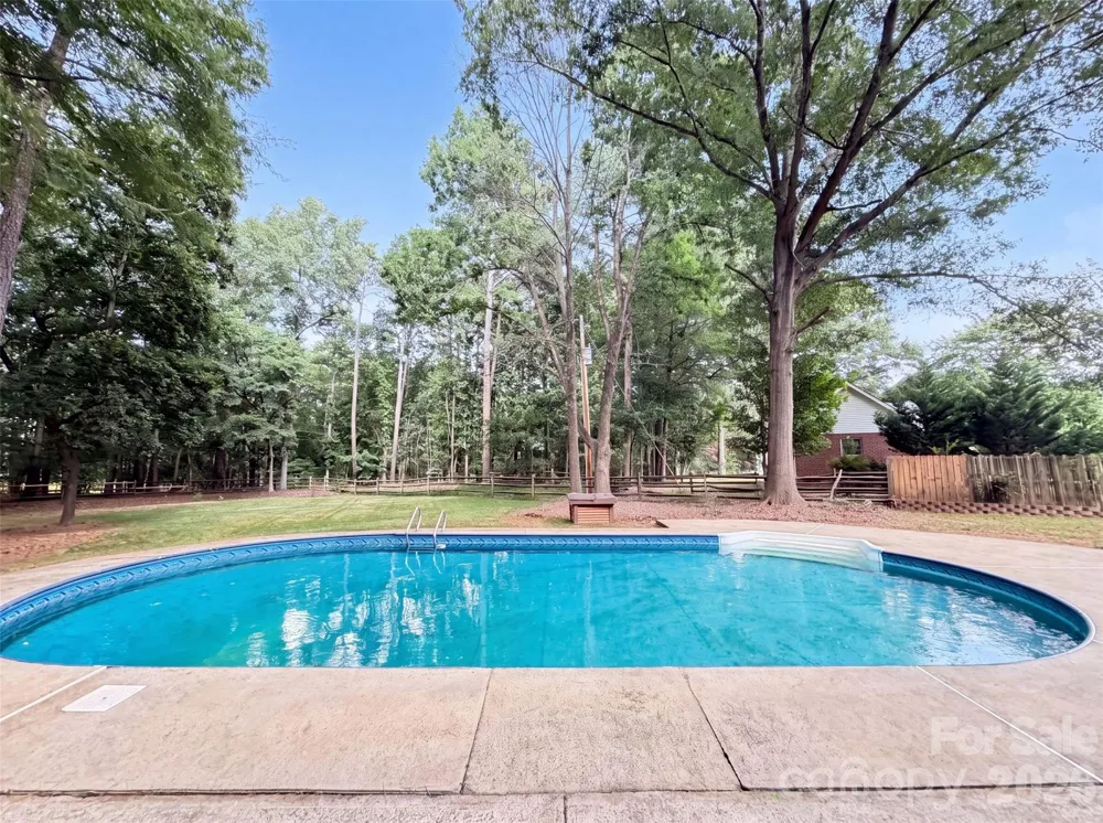 608 Amanda Drive Matthews, NC 28104