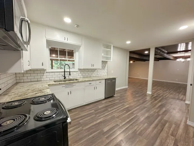 302 W Highland Avenue Comanche, TX 76442