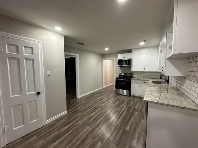 302 W Highland Avenue Comanche, TX 76442