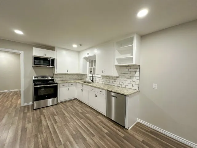 302 W Highland Avenue Comanche, TX 76442