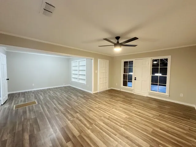 302 W Highland Avenue Comanche, TX 76442