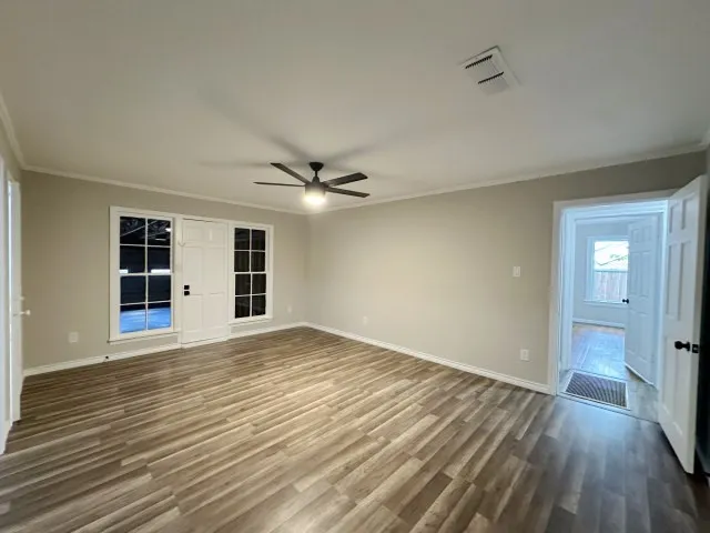302 W Highland Avenue Comanche, TX 76442