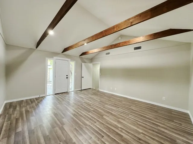 302 W Highland Avenue Comanche, TX 76442