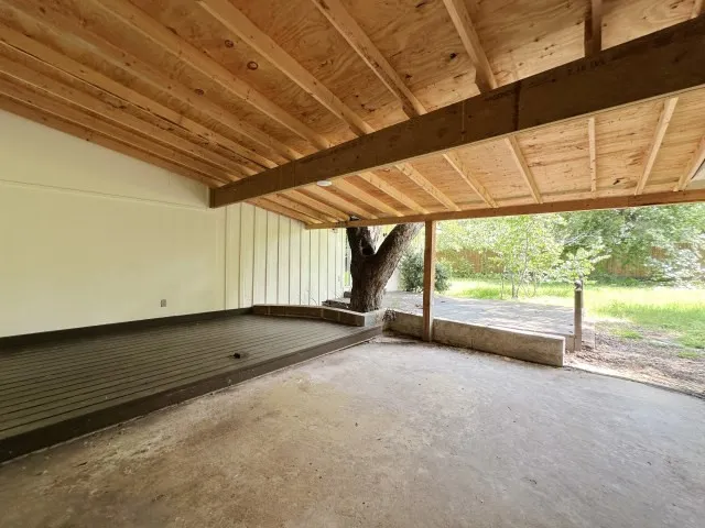 302 W Highland Avenue Comanche, TX 76442