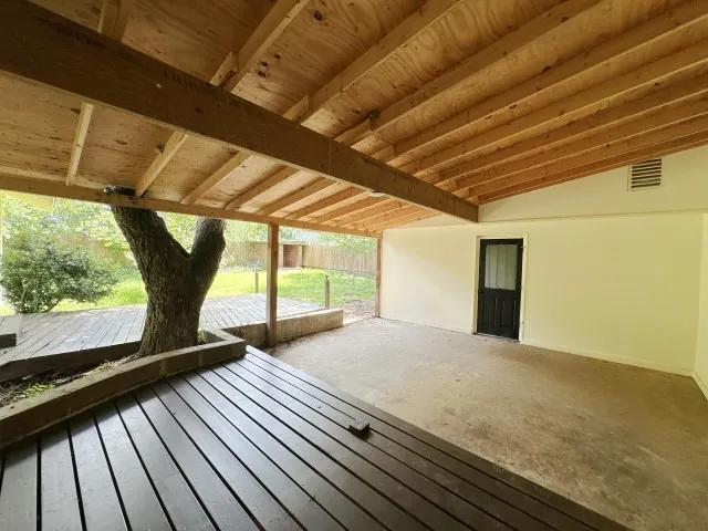 302 W Highland Avenue Comanche, TX 76442