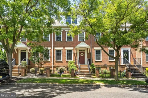 178 BURNET CRESCENT