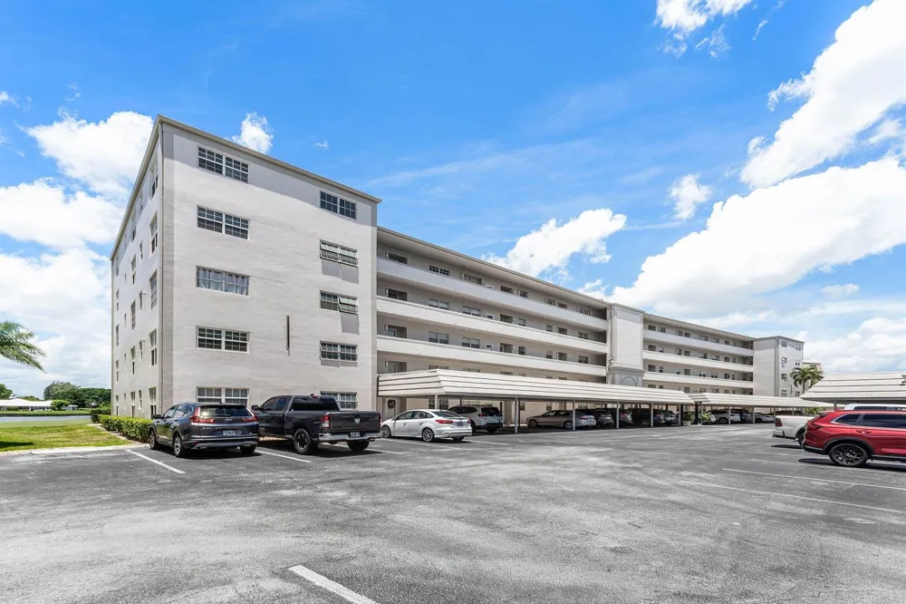 250 John F Kennedy Drive #204 Atlantis, FL 33462