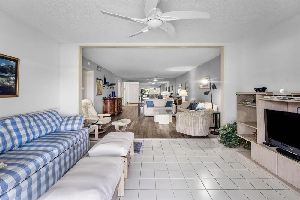 250 John F Kennedy Drive #204 Atlantis, FL 33462