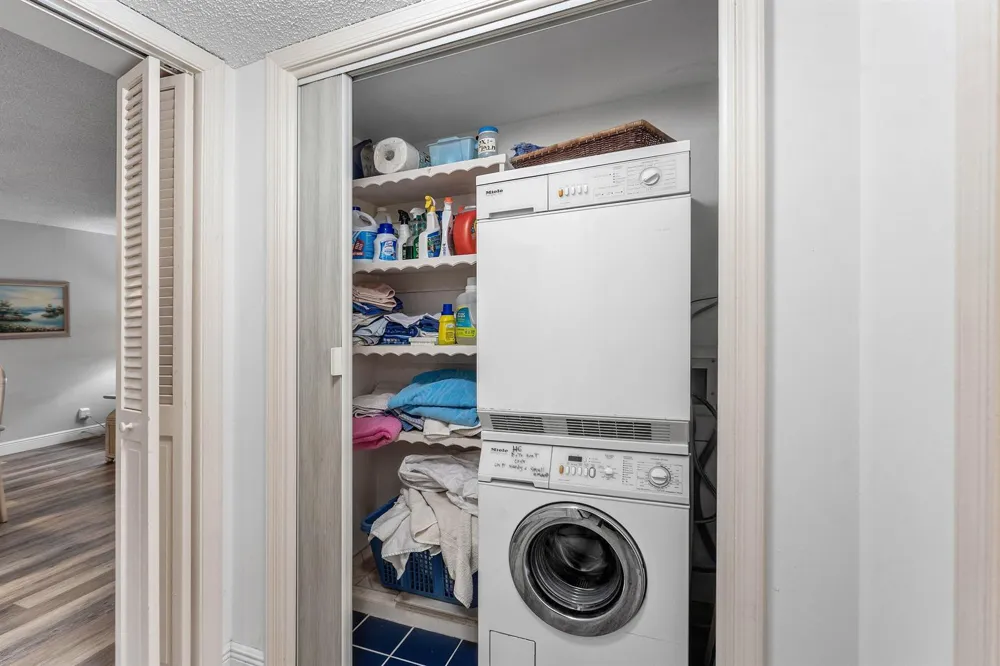 250 John F Kennedy Drive #204 Atlantis, FL 33462