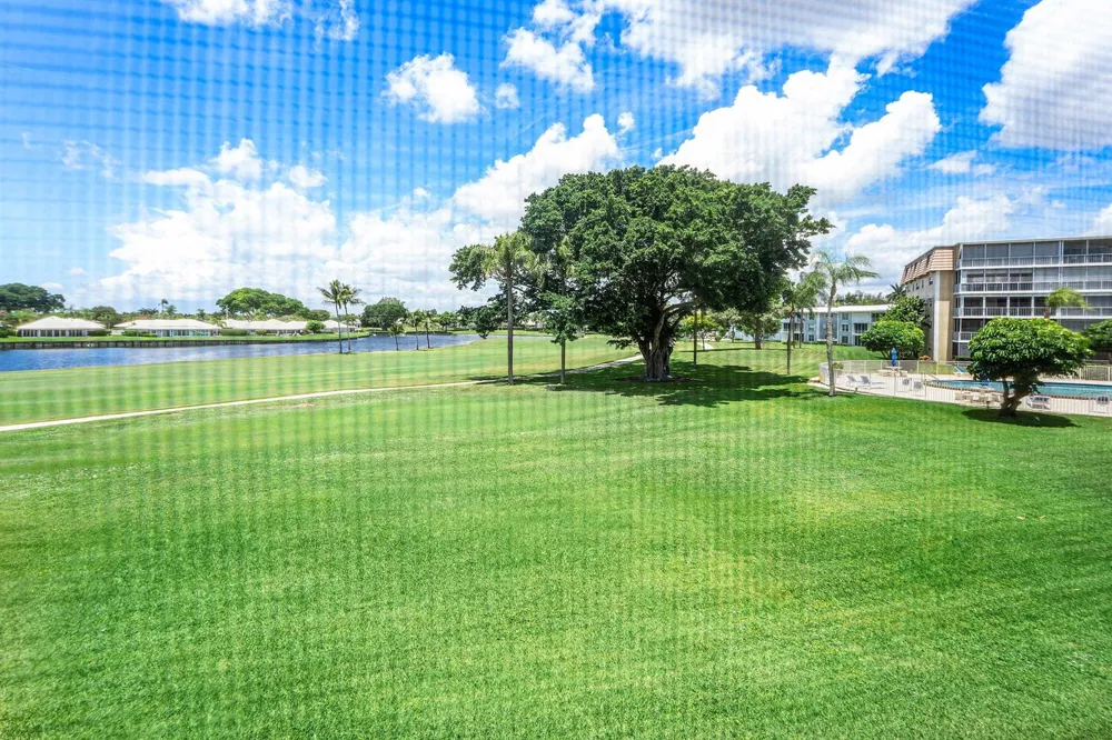 250 John F Kennedy Drive #204 Atlantis, FL 33462