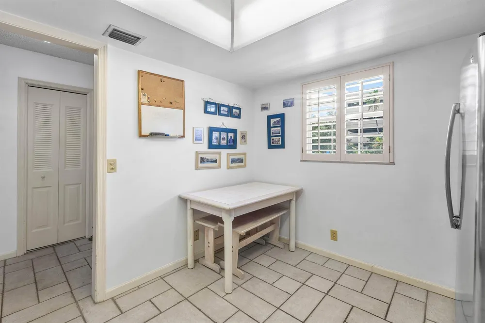 250 John F Kennedy Drive #204 Atlantis, FL 33462