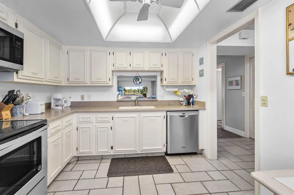 250 John F Kennedy Drive #204 Atlantis, FL 33462