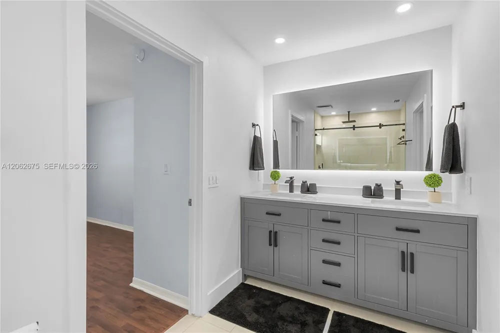 16745 NW 12th Ct Pembroke Pines, FL 33028
