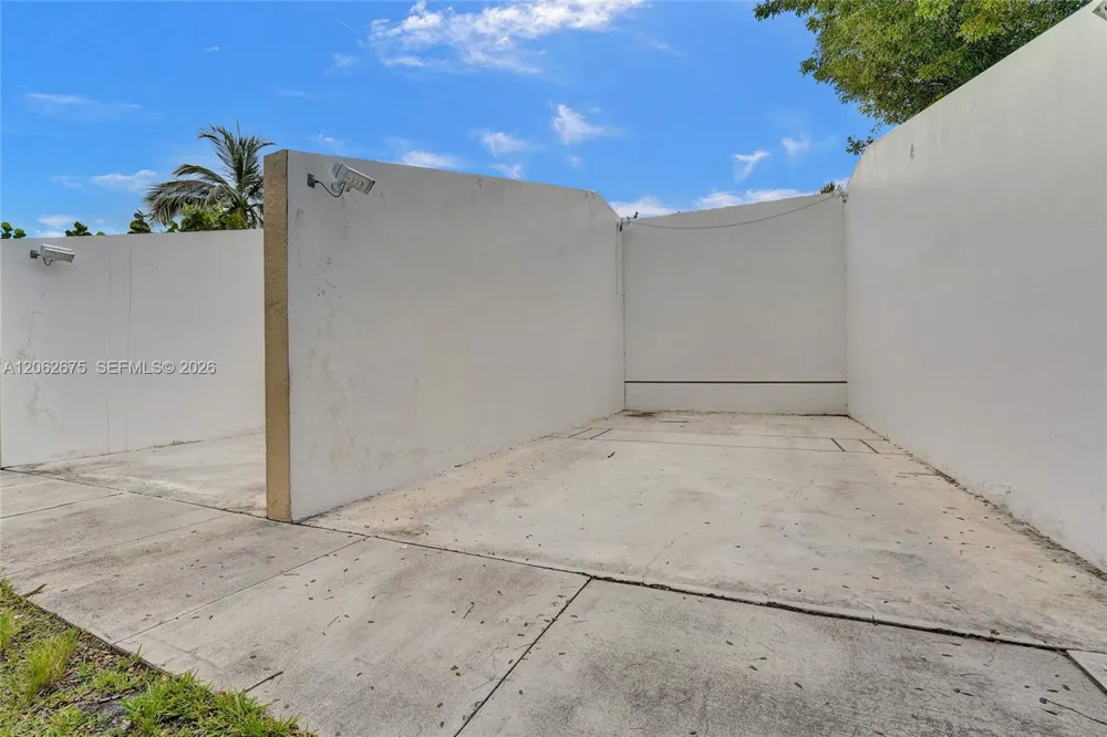 16745 NW 12th Ct Pembroke Pines, FL 33028