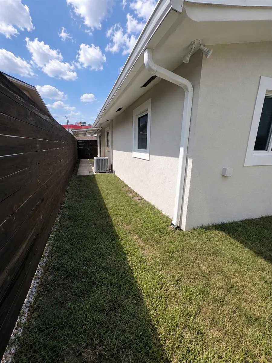 134 NW 57th Street Oakland Park, FL 33309