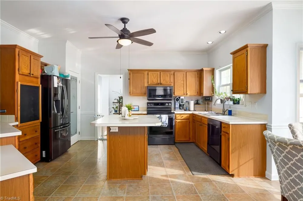 3905 Fairstone Place High Point, NC 27265