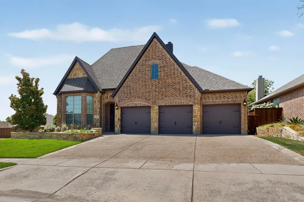 110 Highwood Avenue Oak Point, TX 75068