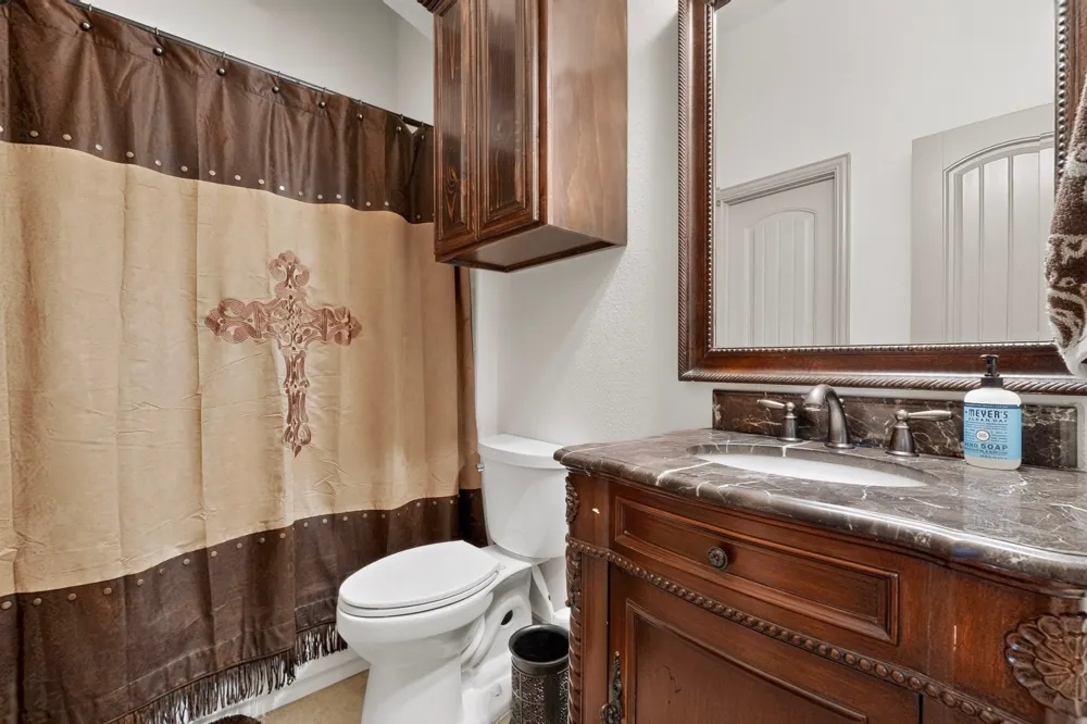 110 Highwood Avenue Oak Point, TX 75068