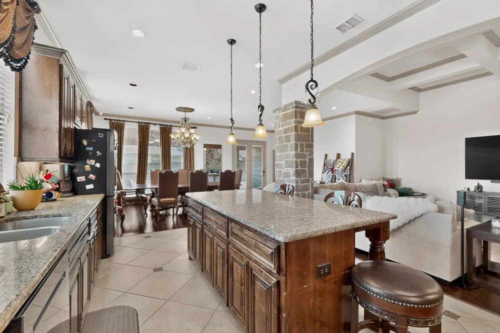 110 Highwood Avenue Oak Point, TX 75068