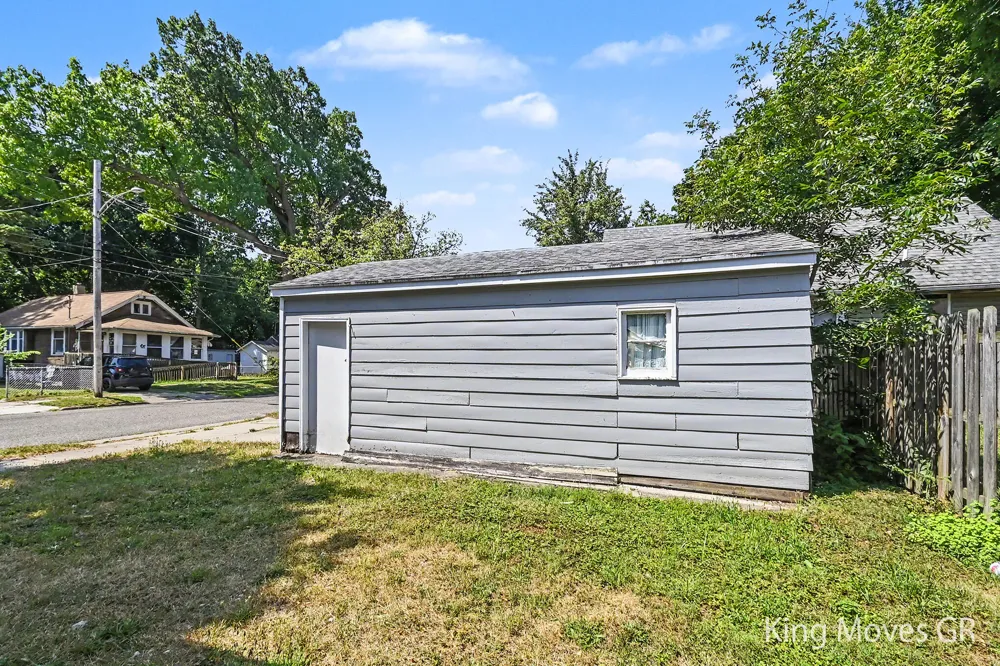 536 Shepard Street Lansing, MI 48912