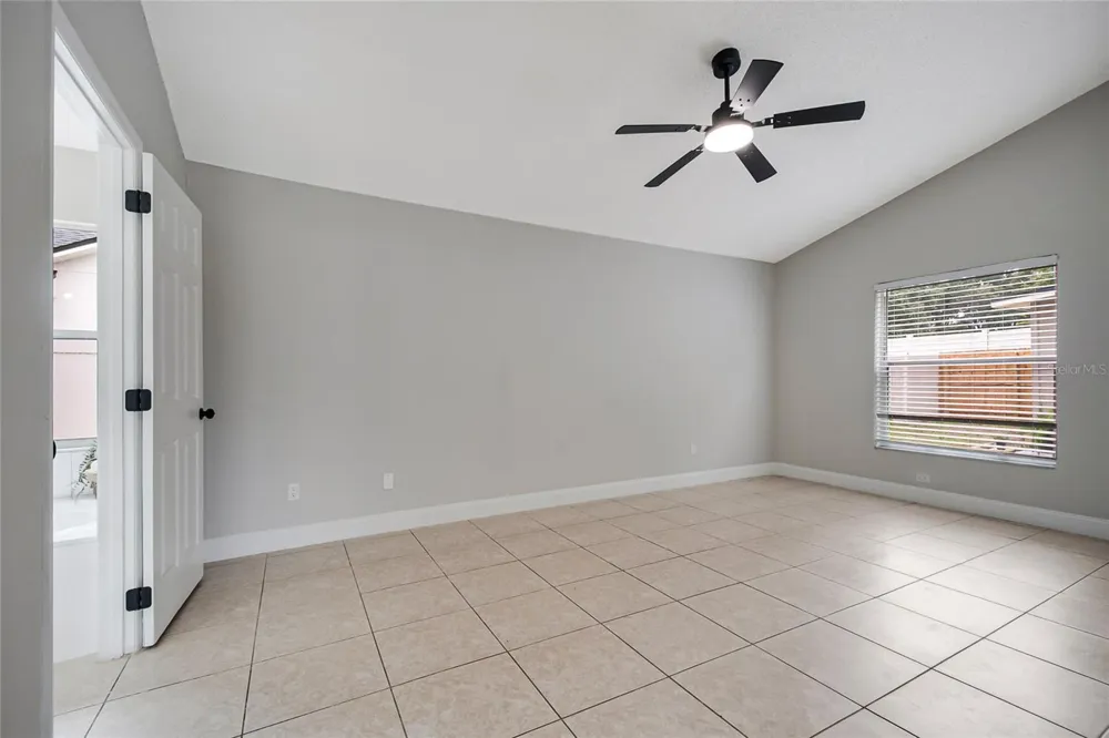 4040 EAGLE FEATHER DRIVE Orlando, FL 32829