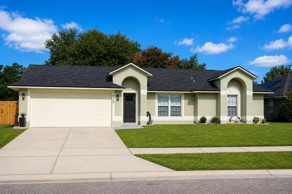 4040 EAGLE FEATHER DRIVE Orlando, FL 32829