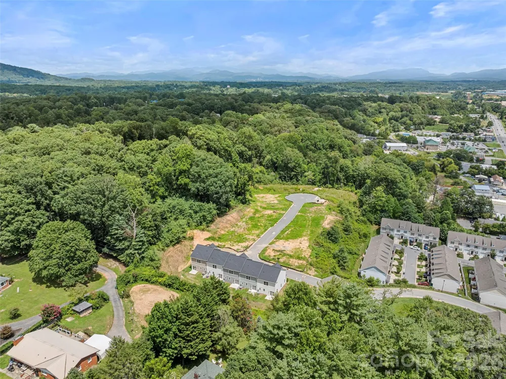 18 Bessie Luther Boulevard #unit 40 Candler, NC 28715