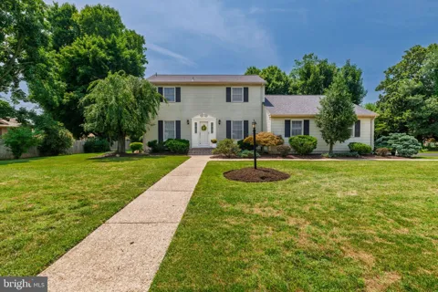 802 WEST LANE