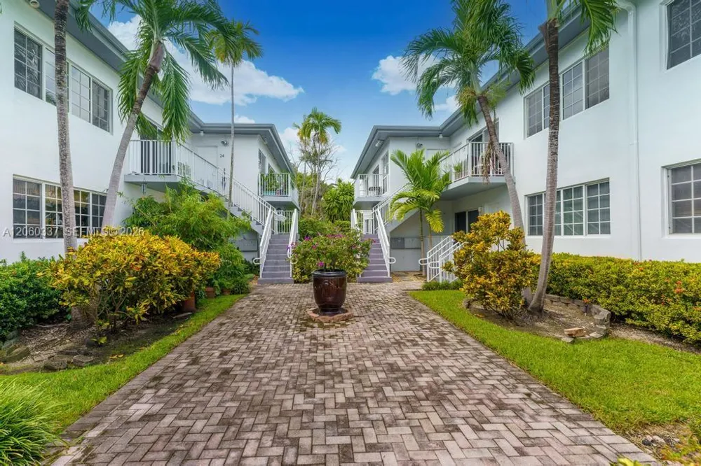9280 Bay Harbor Ter #26 Bay Harbor Islands, FL 33154