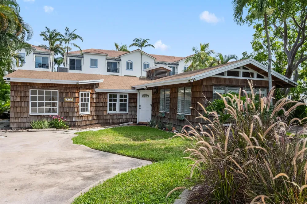 816 CHUKKER ROAD Delray Beach, FL 33483
