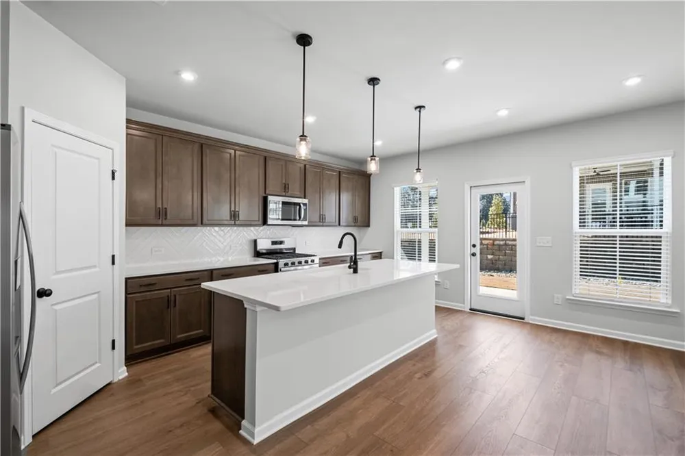 5669 Tillman Way Powder Springs, GA 30127