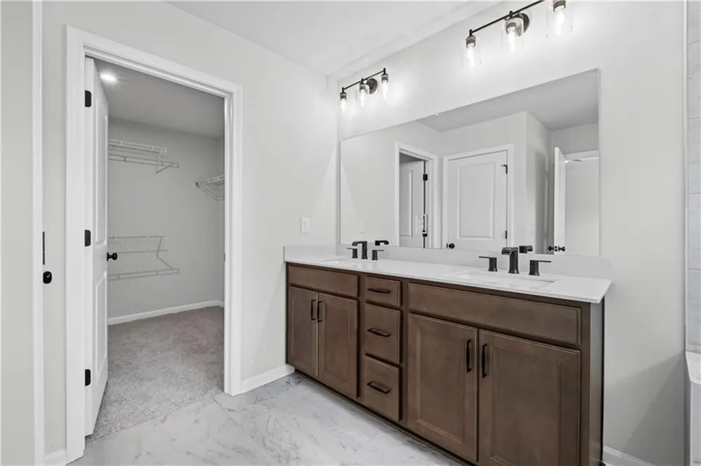 5669 Tillman Way Powder Springs, GA 30127