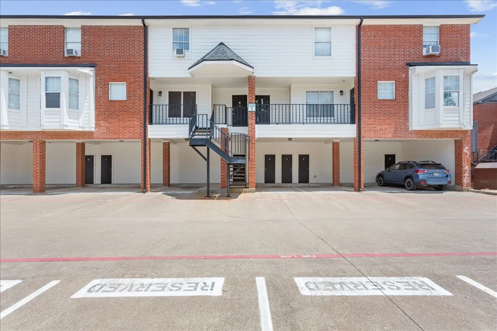 600 Bagby Avenue #5C Waco, TX 76706