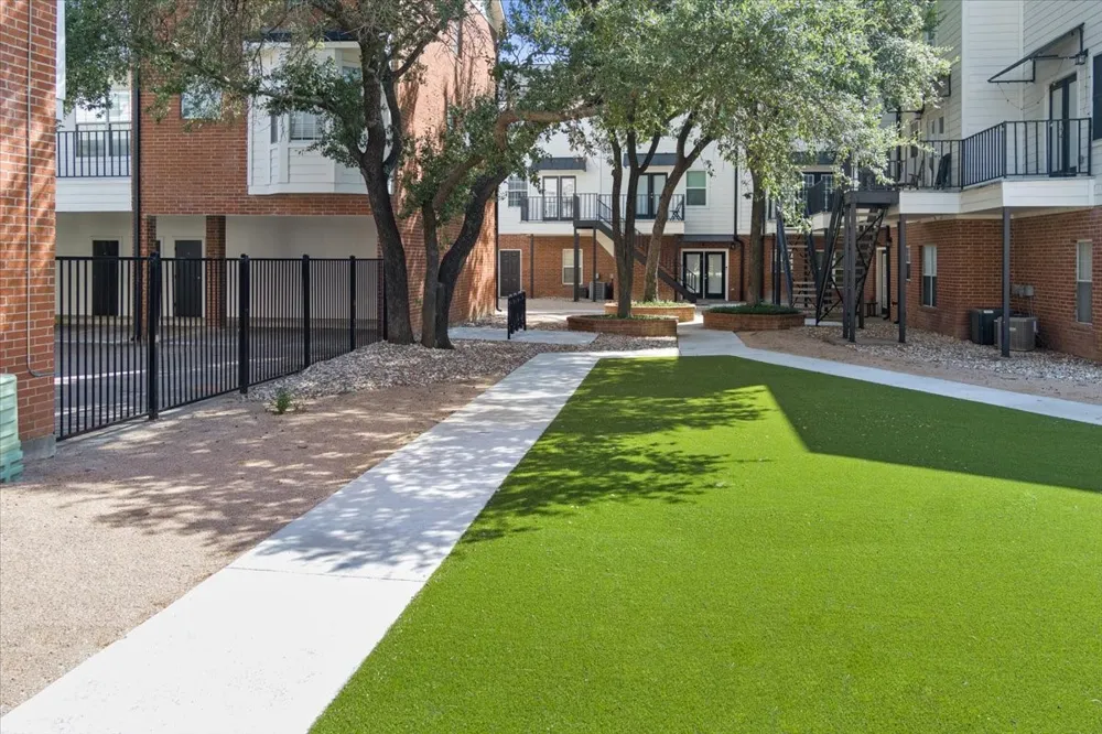 600 Bagby Avenue #5C Waco, TX 76706