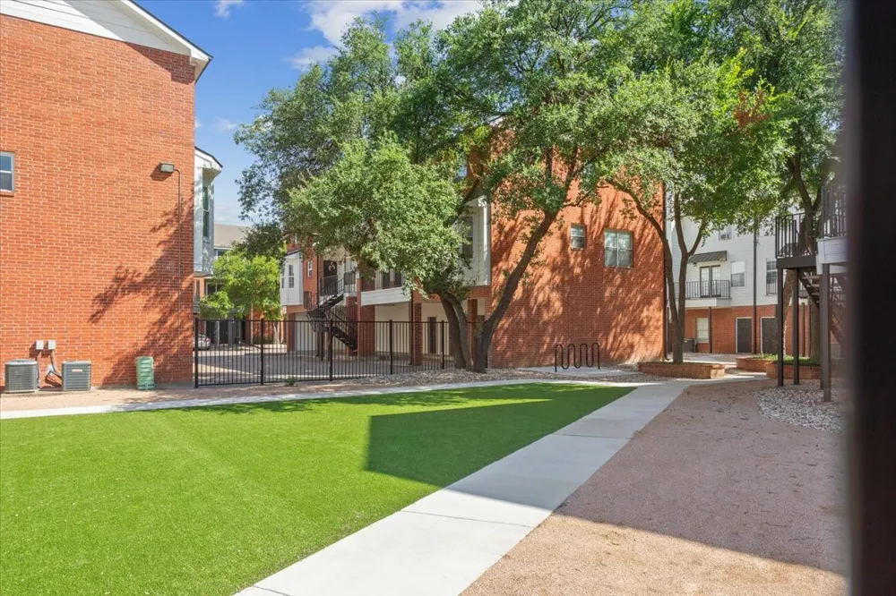 600 Bagby Avenue #5C Waco, TX 76706