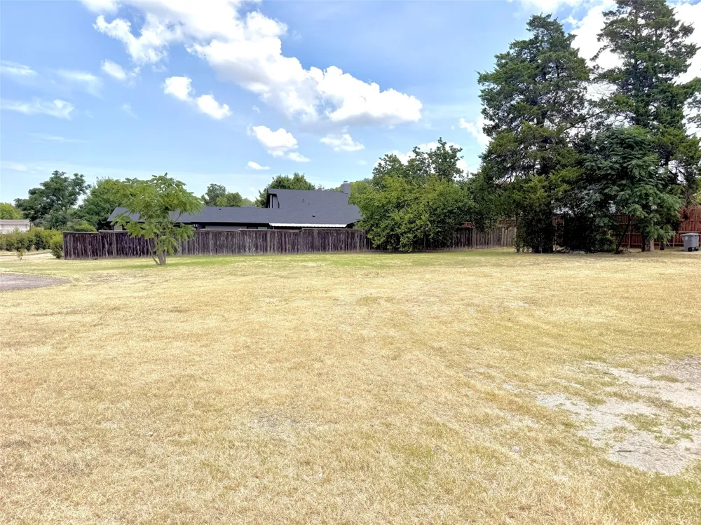 11430 Midway Road Dallas, TX 75229